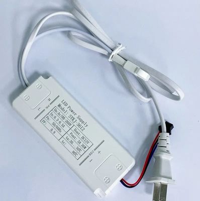 超薄型電源 12V/24V 60W 100W 150W LEDドライバ LEDストライプライトチンのための電源交換